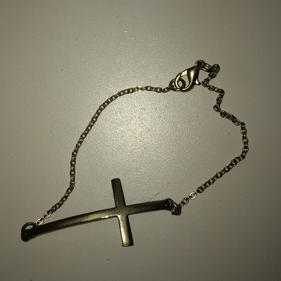 Gold plated cross bracelet - Picture 3 of 4